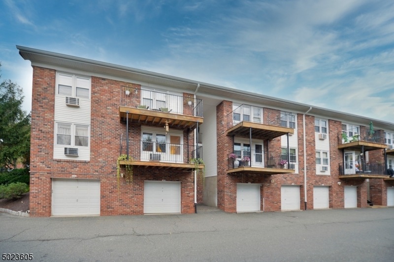 100 Pierson Miller Dr unit A10, Pompton Lakes, NJ 07442 - photo 1