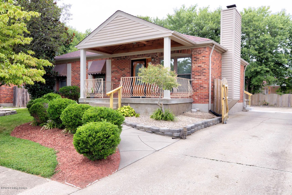 6815 Spourtland Dr, Louisville, KY 40228 - photo 1