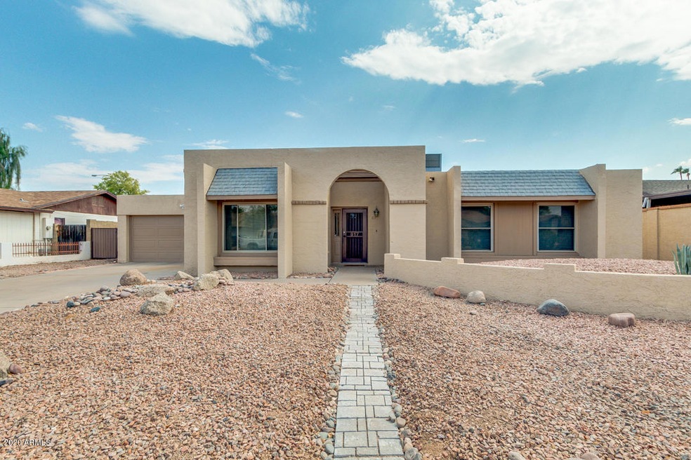 817 W Isabella Ave, Mesa, AZ 85210 - photo 1