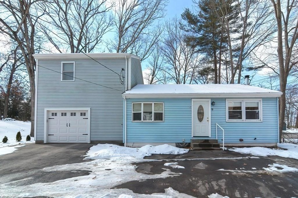 9 Pine Ridge Rd, Webster, MA 01570 - photo 1