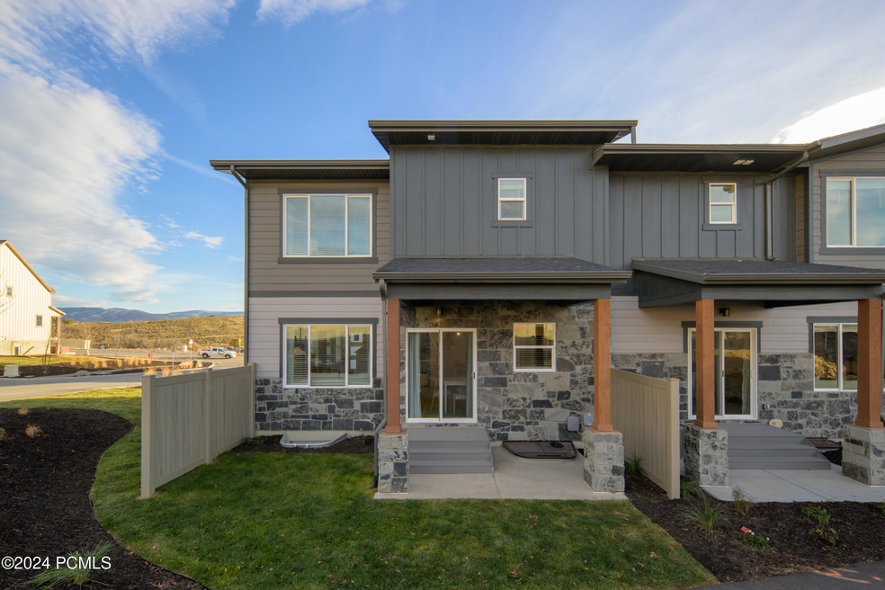 2414 Canal View Ln, Daniel, UT 84032 - photo 1