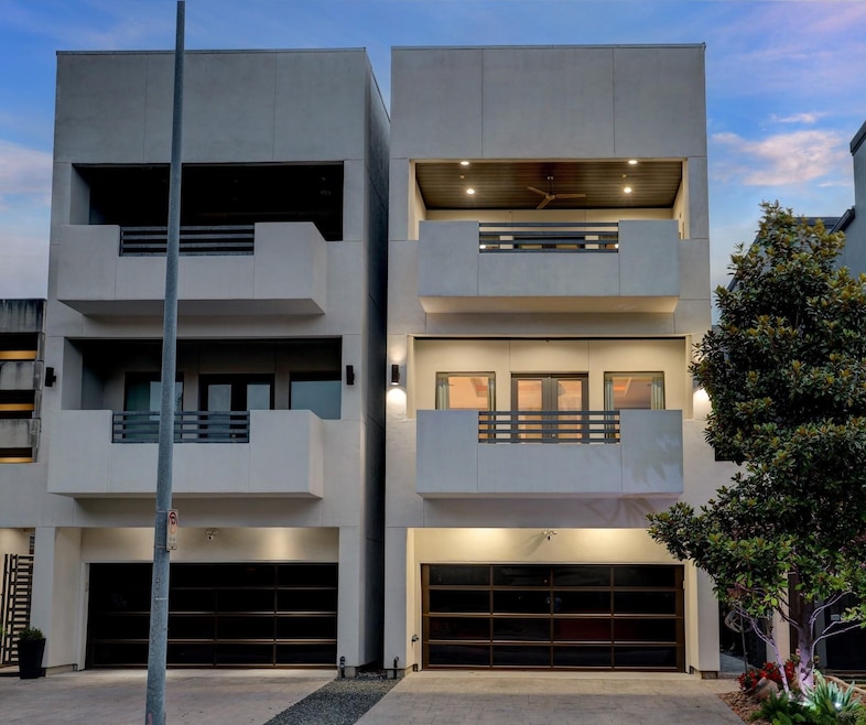 Beautiful home on a quiet street in Montrose!  Wal