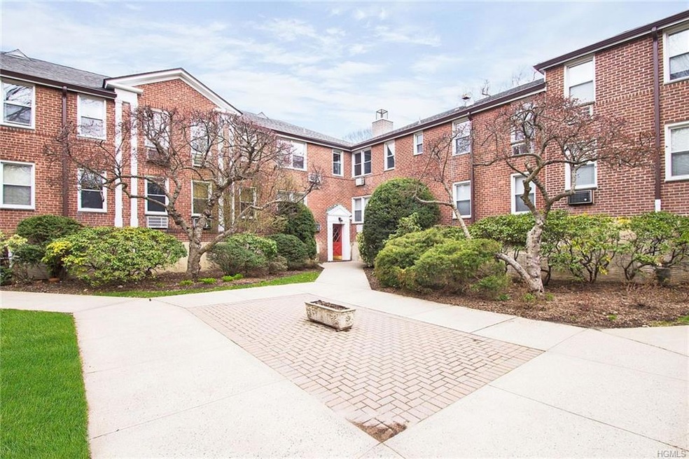 327 Palmer Terrace unit 2F, Mamaroneck, NY 10543 - photo 1