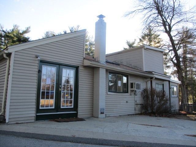 114 W Shore Ave, Manchester, NH 03109 - photo 1