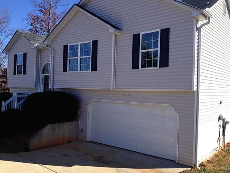 Exterior Front. Move in Ready Home! Just painted. 