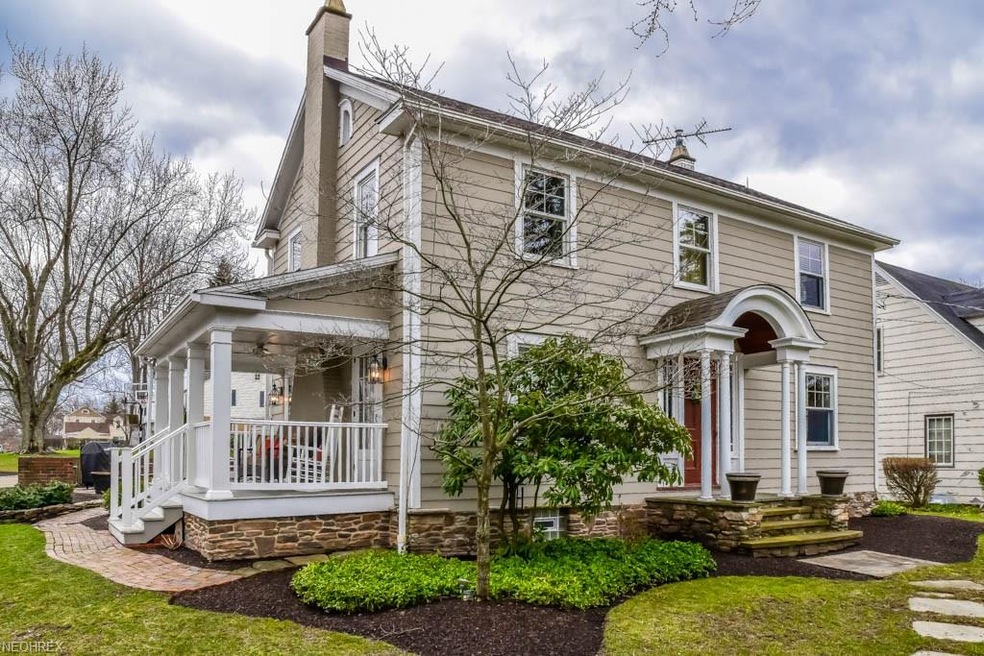Absolutely gorgeous 4 bedroom, 2.5 bath colonial o