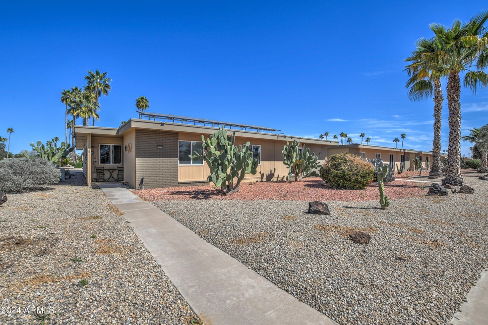 10926 W Thunderbird Blvd, Sun City, AZ 85351 - photo 1