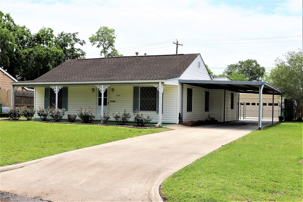 7714 Greenstone St, Houston, TX 77087 - photo 1