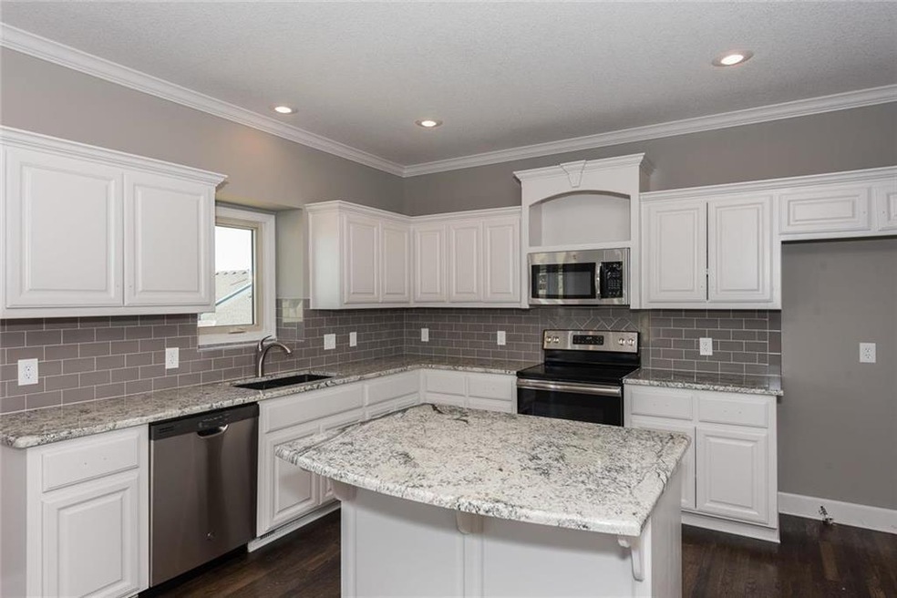 4907 NE 104th St, Kansas City, MO 64156 - photo 1