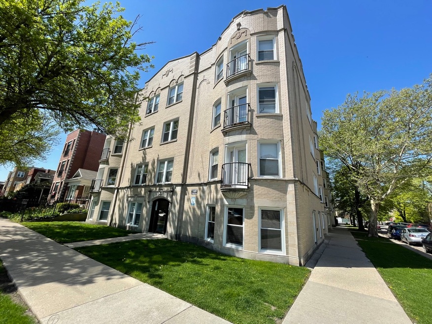 6456 N Fairfield Ave unit 1, Chicago, IL 60645 - photo 1