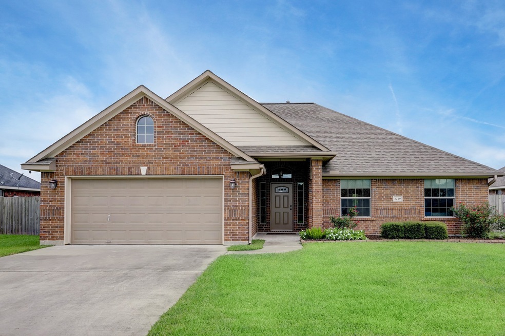 3219 El Camino St, Bay City, TX 77414 - photo 1