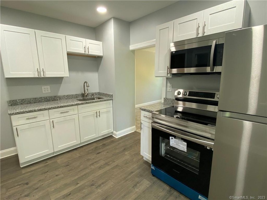 73 Meridian St unit 4, Groton, CT 06340 - photo 1