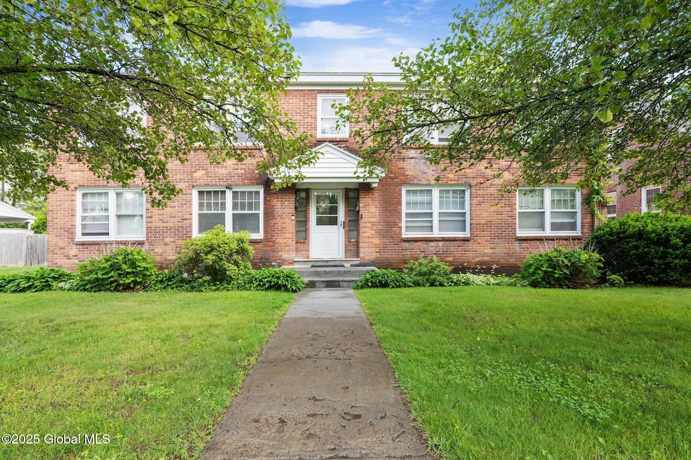 11 Kimberly St, Colonie, NY 12205 - photo 1