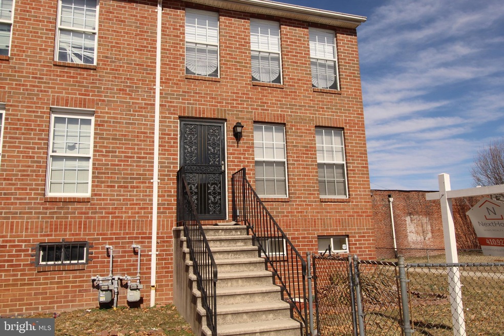 1102 Laurens St, Baltimore, MD 21217 - photo 1