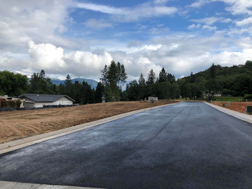 1781 Daffodil Ln, Grants Pass, OR 97526 - photo 1