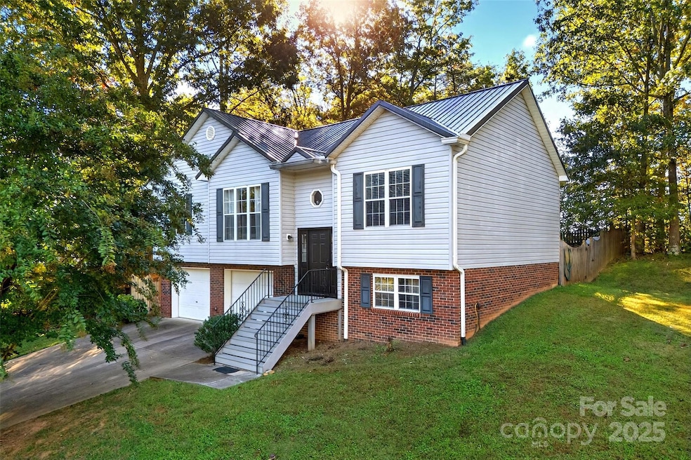 2691 Laurel Point Dr, Nebo, NC 28761 - photo 1
