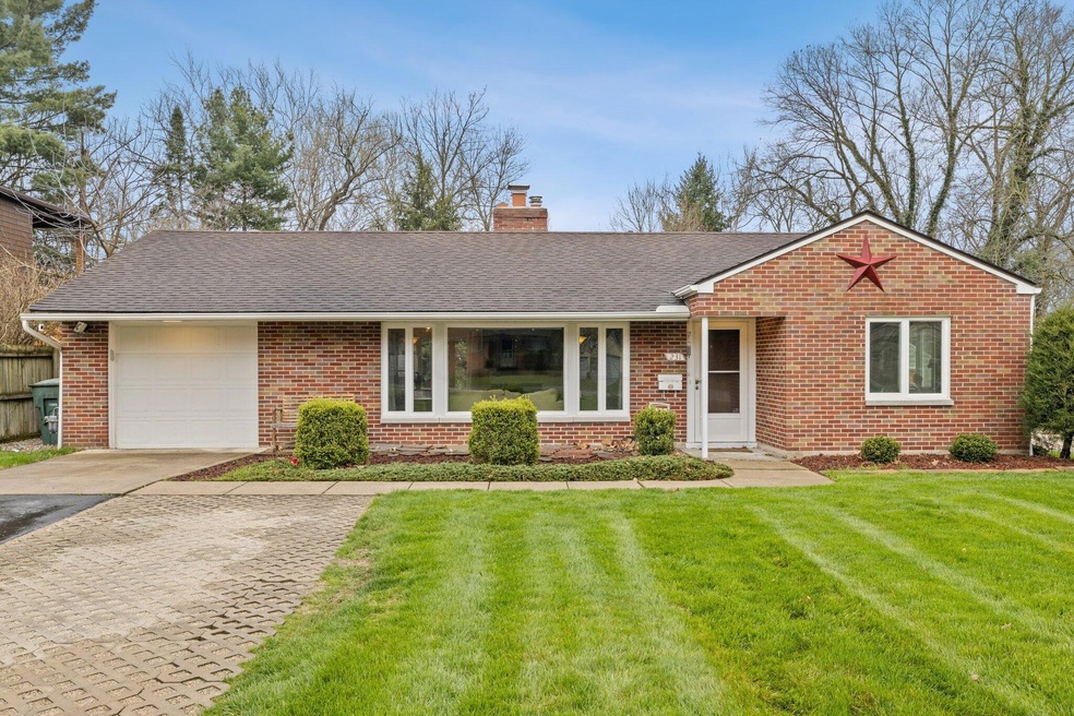 1-web-or-mls-231-fenway-rd