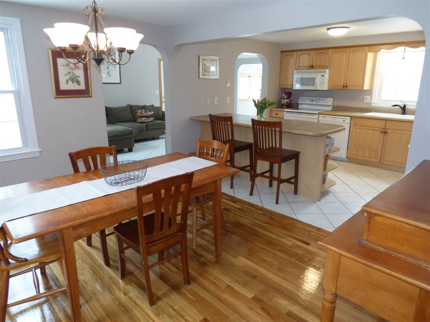 33 Gordon Dr, Londonderry, NH 03053 - photo 1