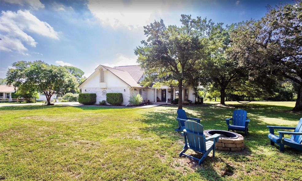 102 Edgemont Dr, San Marcos, TX 78666 - photo 1