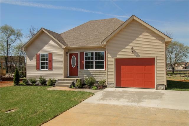 Welcome Home!  Fox Crossing is the definition of convenience.  Just 2.5 miles from SAMs Club on Wilma Rudolph, and 7 miles to Ft. Campbell.