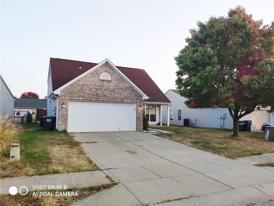 788 Spruce Dr, Greenwood, IN 46143 - photo 1