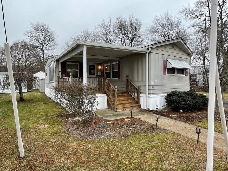 300 E Washington St unit 4R, North Attleboro, MA 02760 - photo 1