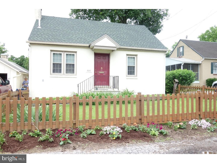 220 Maiden Ln, Kennett Square, PA 19348 - photo 1