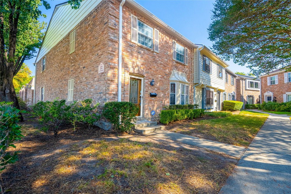 14359 Lost Meadow Ln, Houston, TX 77079 - photo 1