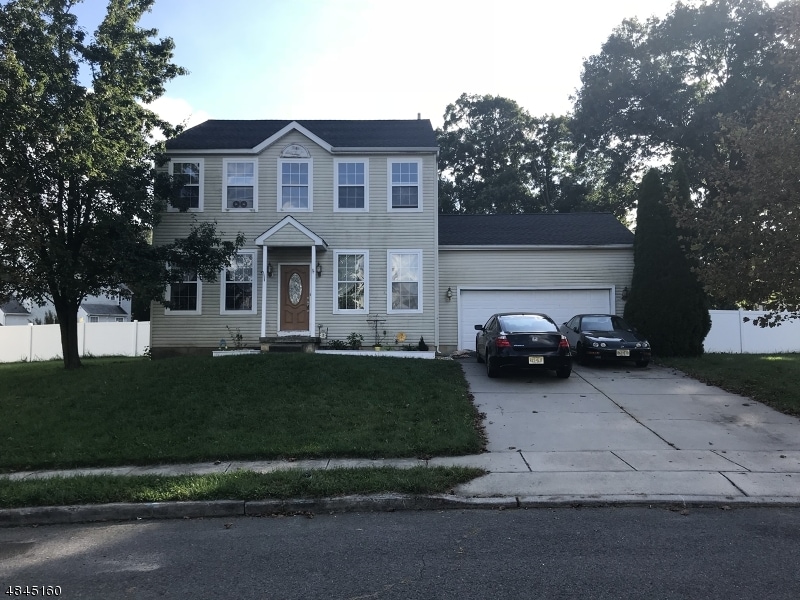 18 Thorn Briar Ln, Burlington, NJ 08016 - photo 1