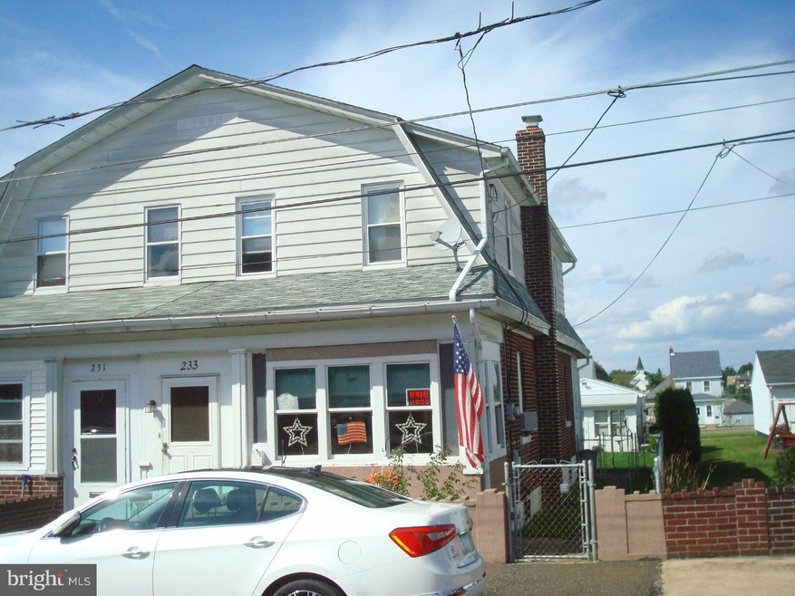 233 E Washington St, McAdoo, PA 18237 - photo 1