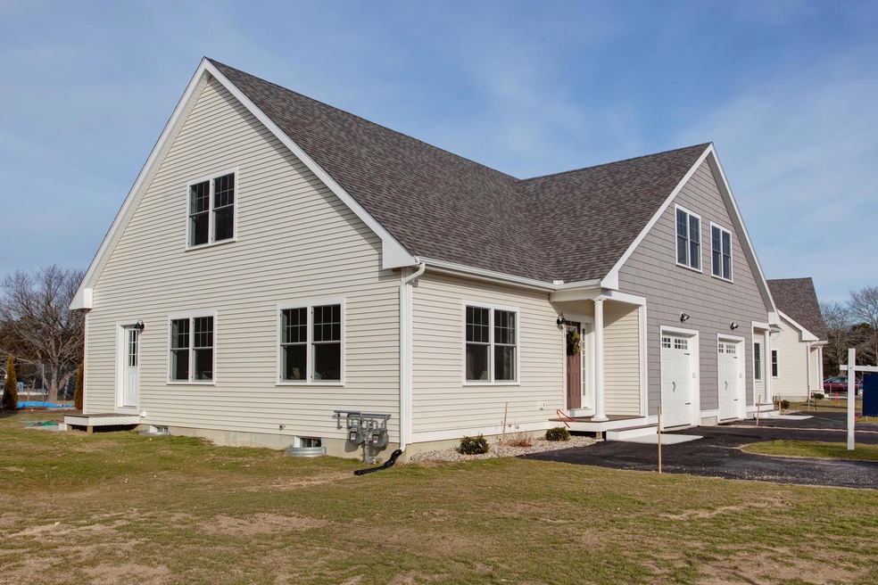 637 Gifford St unit 15A, Falmouth, MA 02540 - photo 1