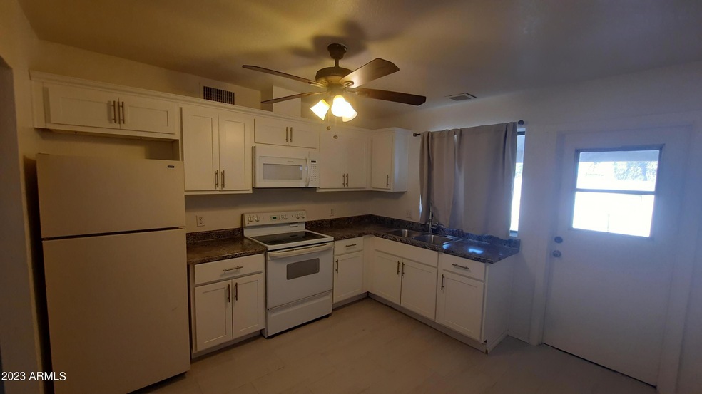 4522 E Camino Cir unit 2, Mesa, AZ 85205 - photo 1