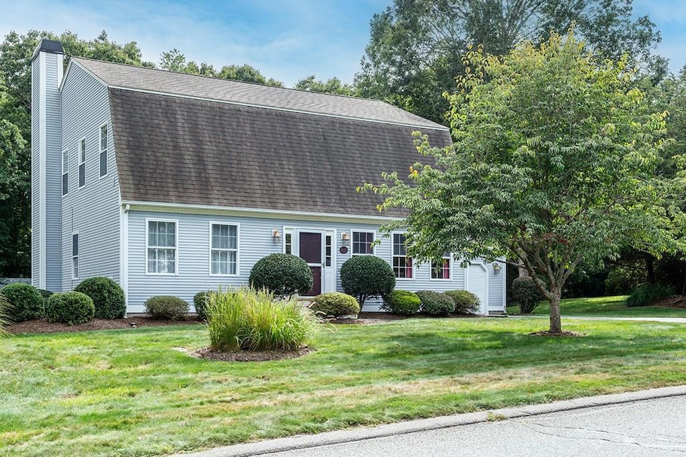 661 Chestnut Hill Rd, Wakefield, RI 02879 - photo 1