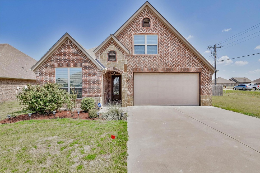 3100 White Horse Ct, Granbury, TX 76049 - photo 1