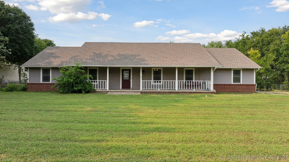 11901 Laurel Ln, Claremore, OK 74017 - photo 1