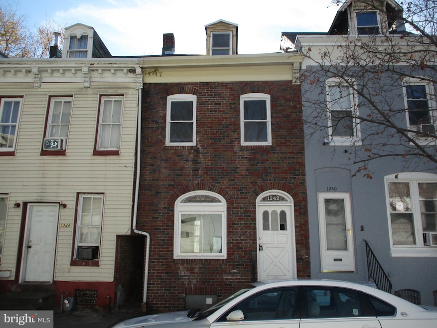 1242 Muhlenberg St, Reading, PA 19602 - photo 1