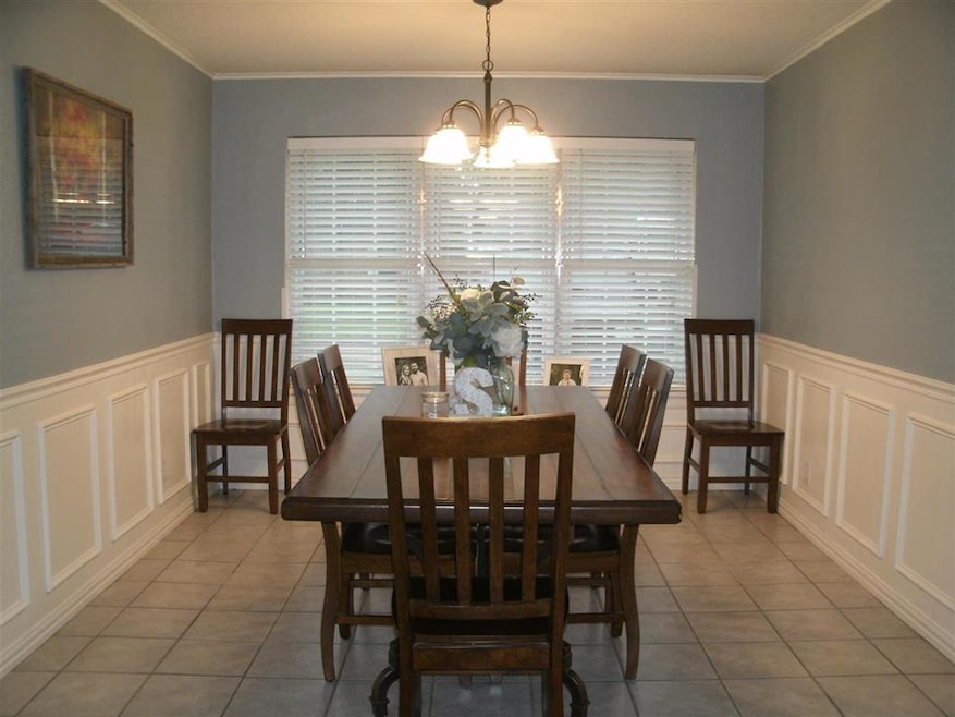 3706 Honeysuckle Ln, Texarkana, TX 75503 - photo 1