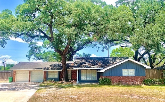 8936 Pado St, Houston, TX 77055 - photo 1