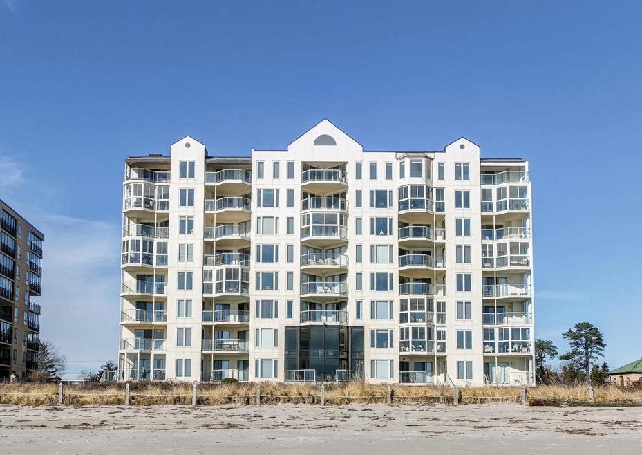 207 East Grand 4C_W5_051