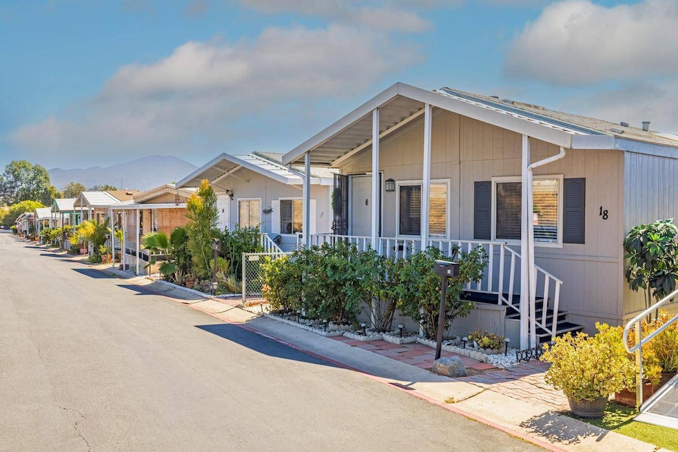 1810 Hillsdale Rd unit 18, El Cajon, CA 92019 - photo 1