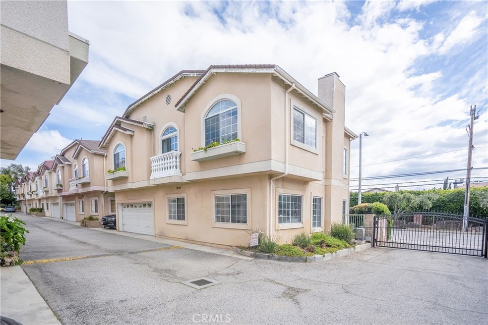 9447 Lemona Ave Unit 5