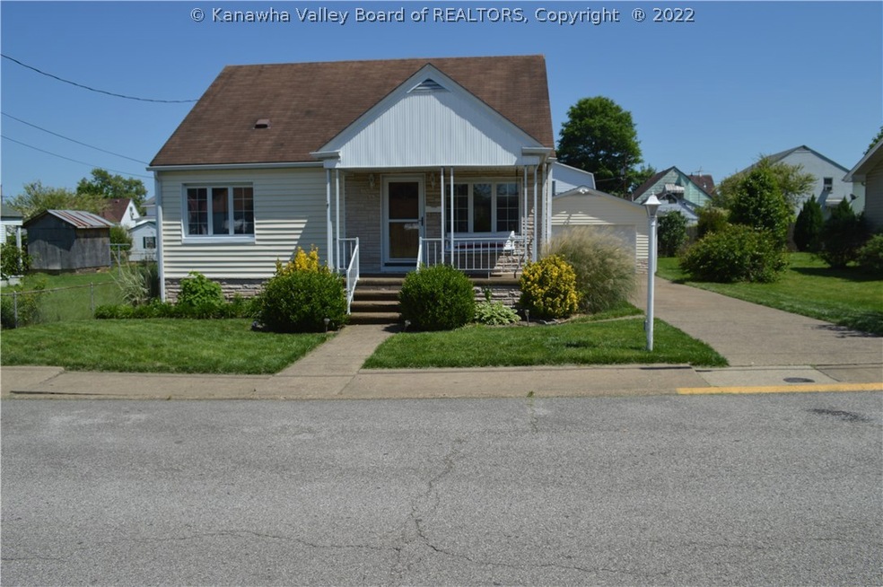 320 19th St, Dunbar, WV 25064 - photo 1