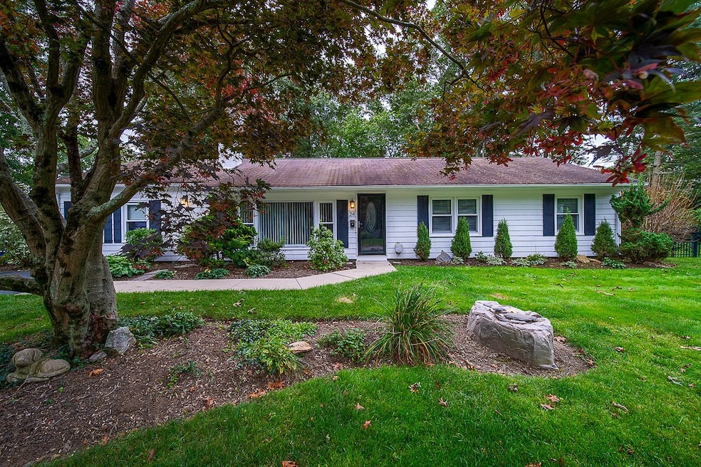 24 Darling St, Warwick, RI 02886 - photo 1