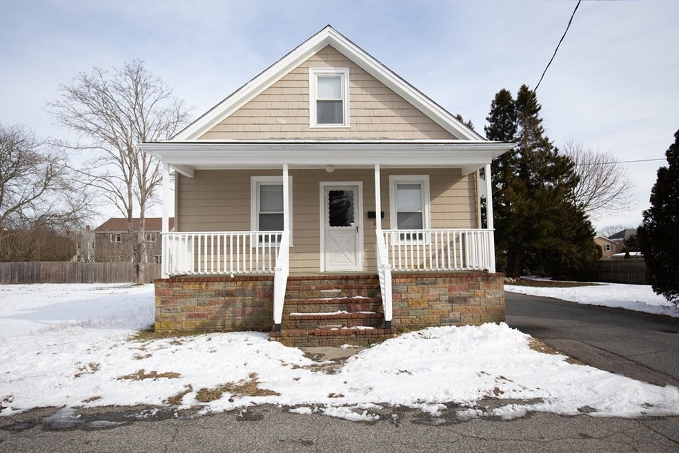 16 Oliver St, North Dartmouth, MA 02747 - photo 1