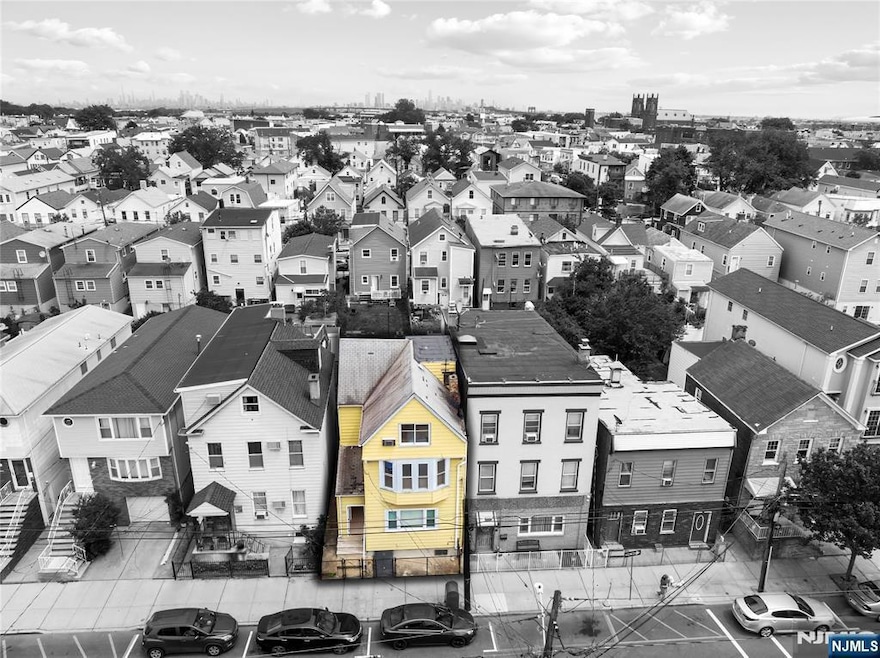 126 Grant Ave - Color View