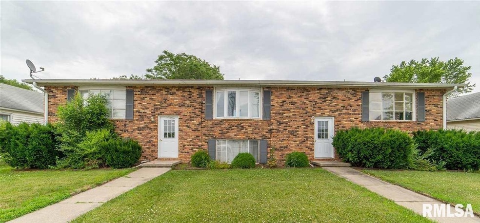 1308 N Kickapoo St, Lincoln, IL 62656 - photo 1