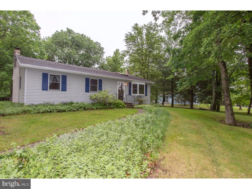 211 Pleasantview Ave, Schwenksville, PA 19473 - photo 1