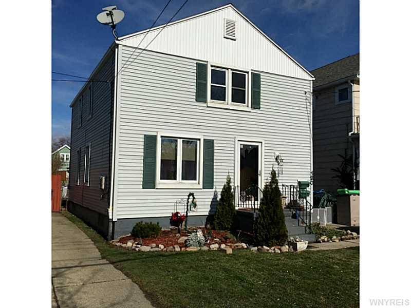Exterior Front Welcome to 190 Whitehall in South B
