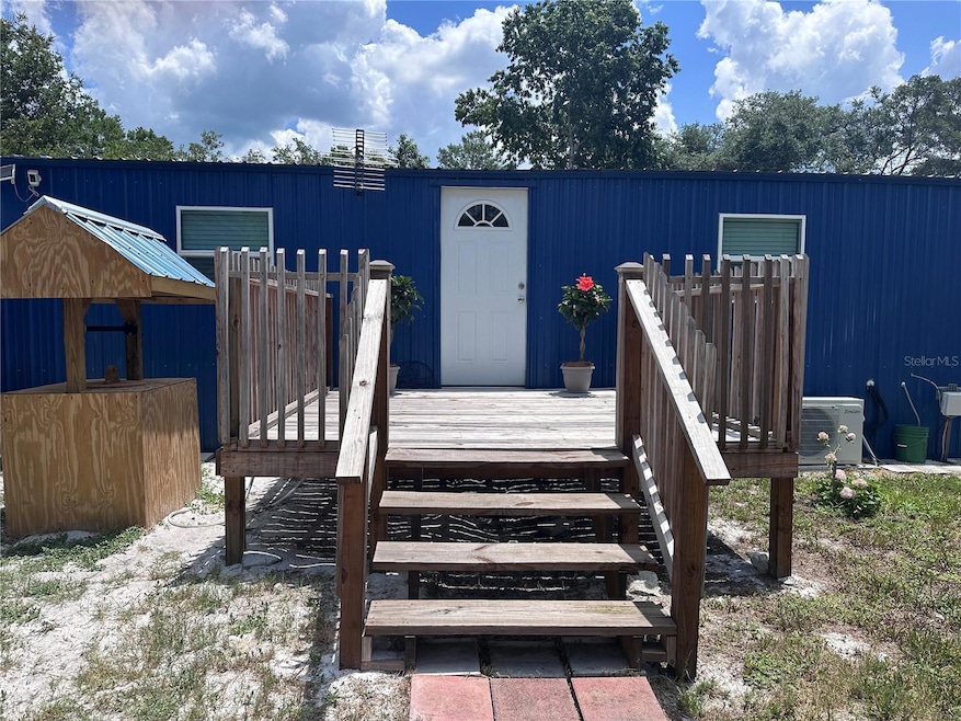 The front entrance of the Magnolia St. residence.