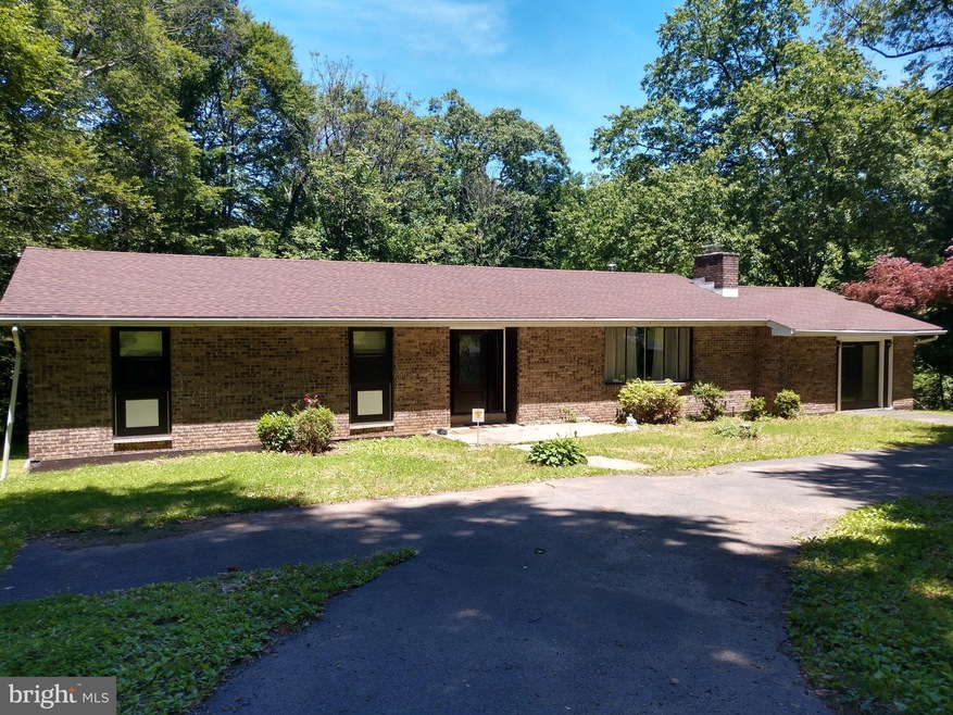 359 Sycamore Rd, Douglassville, PA 19518 - photo 1